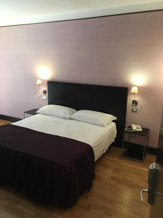 Mh Design Hotel Napoli Esterno foto