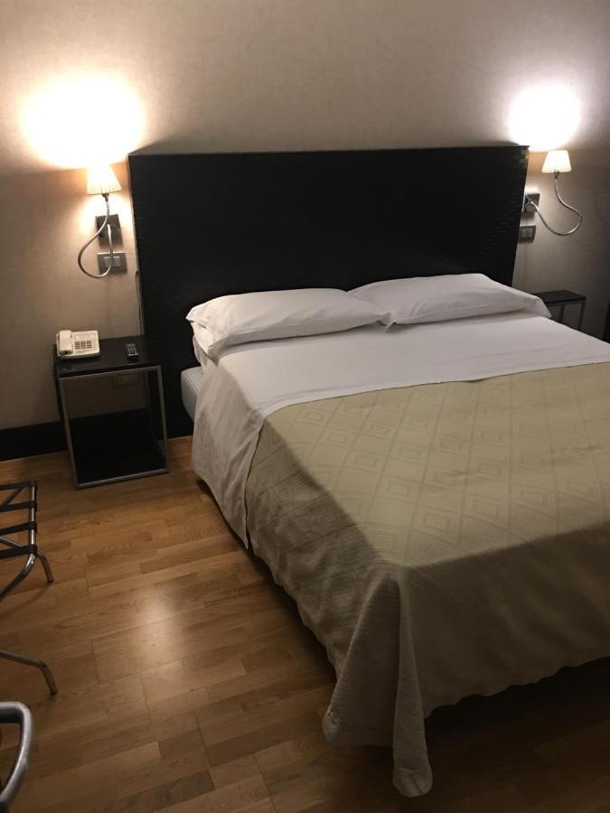Mh Design Hotel Napoli Esterno foto