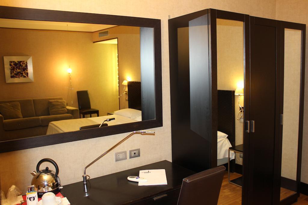 Mh Design Hotel Napoli Esterno foto