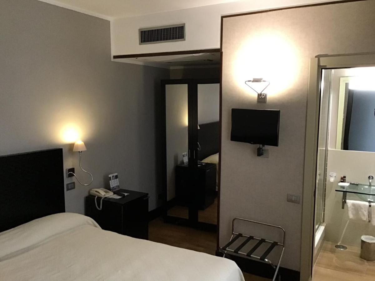 Mh Design Hotel Napoli Esterno foto