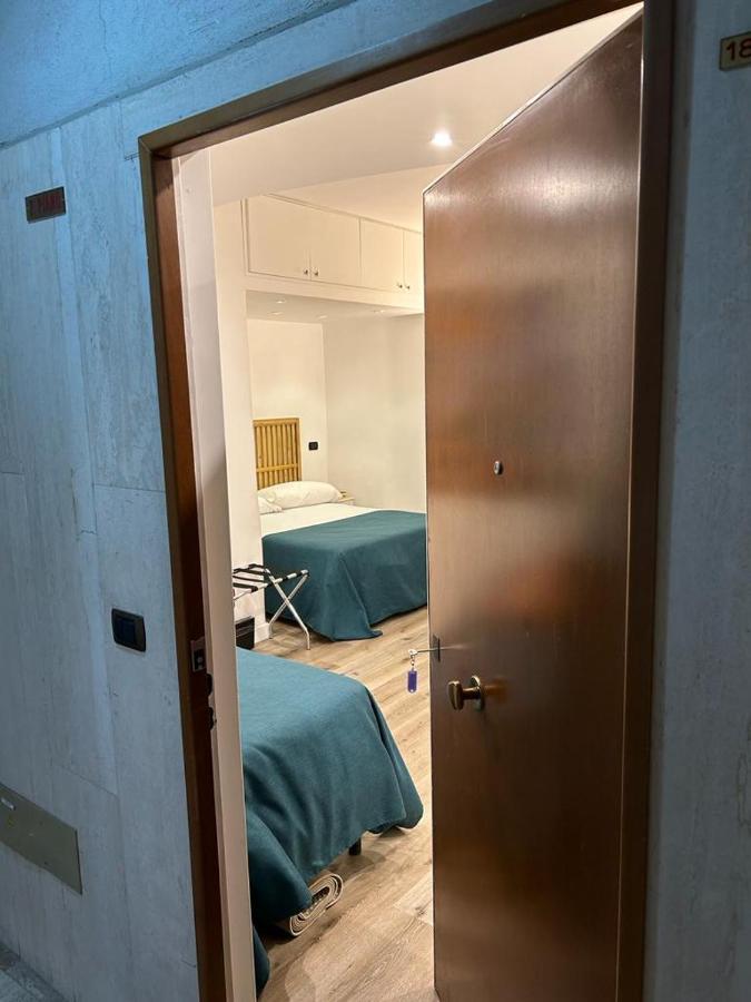 Mh Design Hotel Napoli Esterno foto