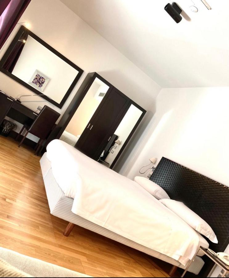 Mh Design Hotel Napoli Esterno foto